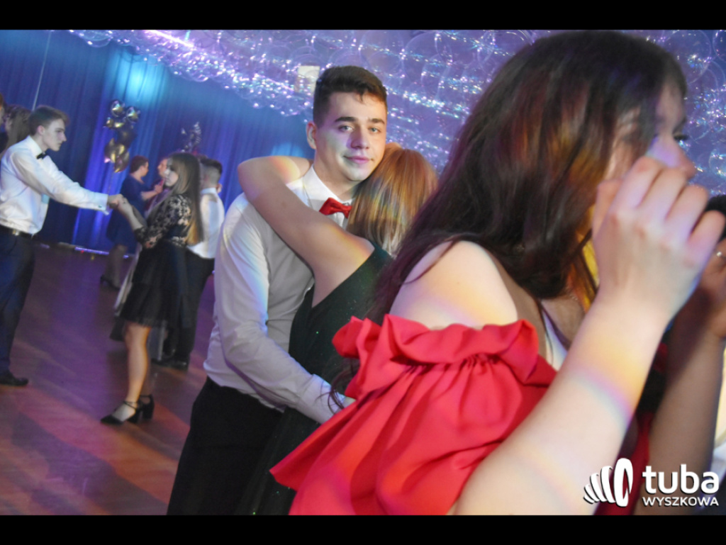 Na sto dni przed rozdaniem maturalnych Oskarów... Studniówka w I LO w Wyszkowie (video)
