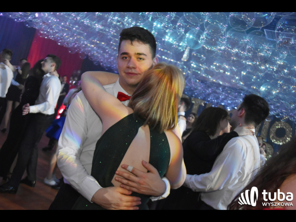 Na sto dni przed rozdaniem maturalnych Oskarów... Studniówka w I LO w Wyszkowie (video)