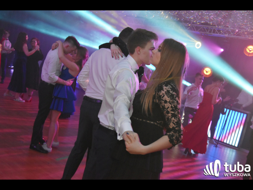 Na sto dni przed rozdaniem maturalnych Oskarów... Studniówka w I LO w Wyszkowie (video)