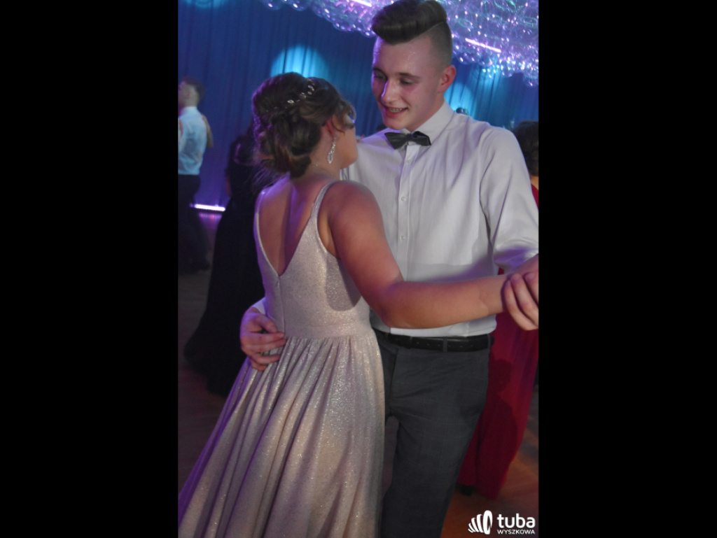 Na sto dni przed rozdaniem maturalnych Oskarów... Studniówka w I LO w Wyszkowie (video)