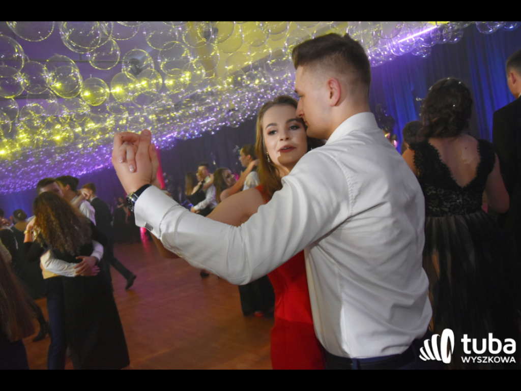 Na sto dni przed rozdaniem maturalnych Oskarów... Studniówka w I LO w Wyszkowie (video)