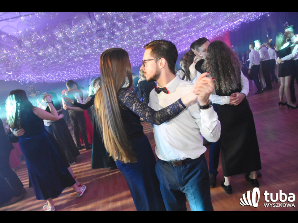 Na sto dni przed rozdaniem maturalnych Oskarów... Studniówka w I LO w Wyszkowie (video)