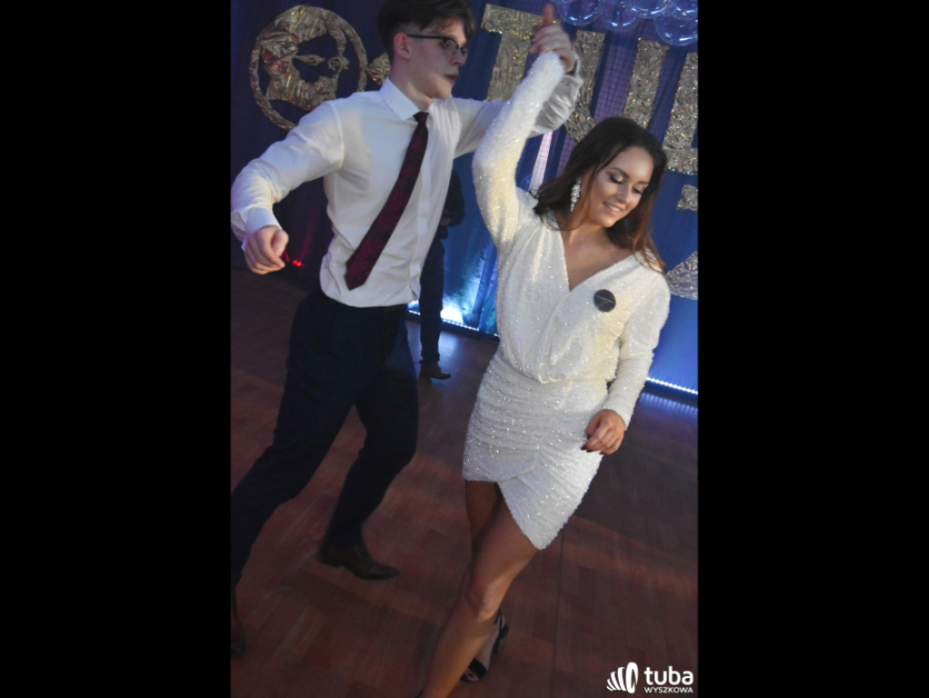 Na sto dni przed rozdaniem maturalnych Oskarów... Studniówka w I LO w Wyszkowie (video)