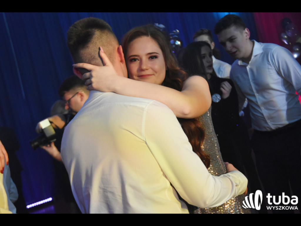 Na sto dni przed rozdaniem maturalnych Oskarów... Studniówka w I LO w Wyszkowie (video)