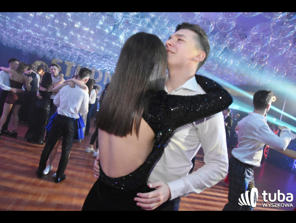 Na sto dni przed rozdaniem maturalnych Oskarów... Studniówka w I LO w Wyszkowie (video)