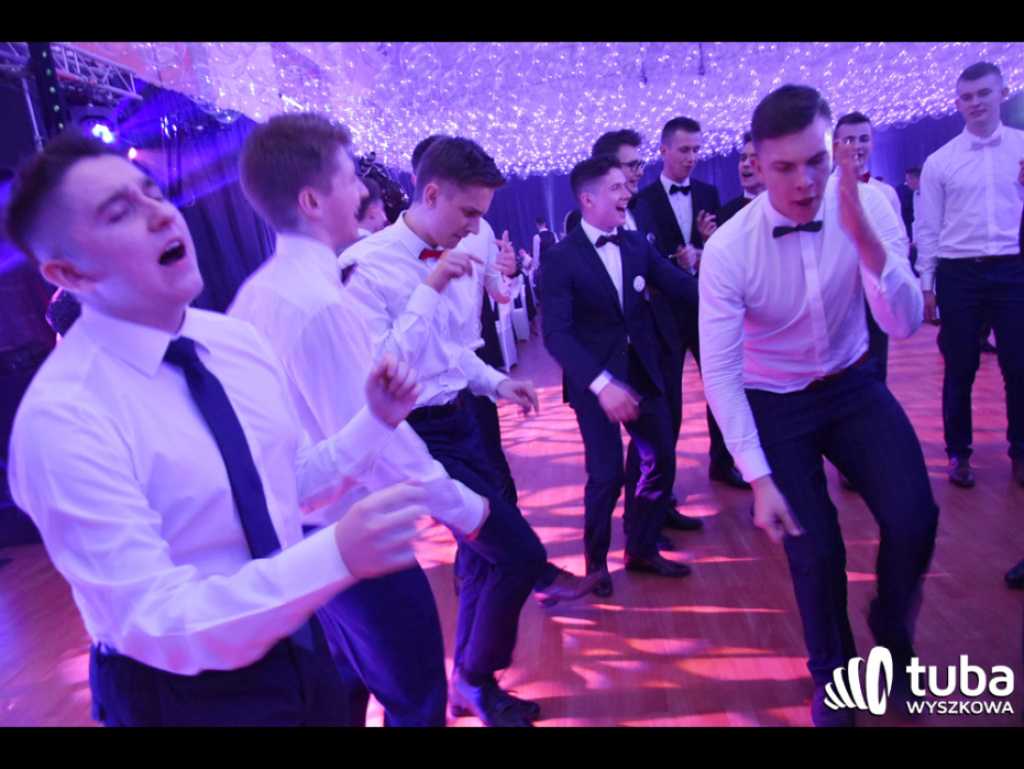 Na sto dni przed rozdaniem maturalnych Oskarów... Studniówka w I LO w Wyszkowie (video)