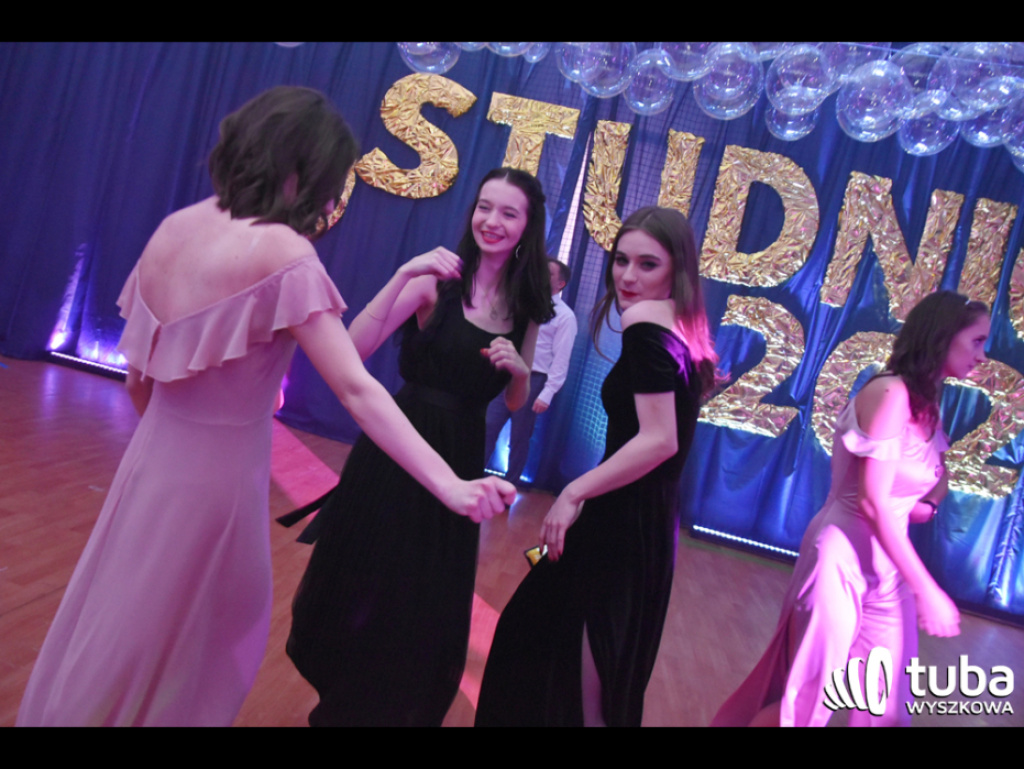 Na sto dni przed rozdaniem maturalnych Oskarów... Studniówka w I LO w Wyszkowie (video)