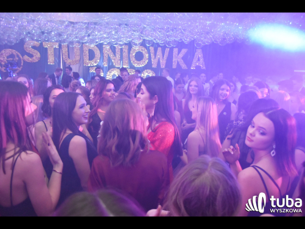 Na sto dni przed rozdaniem maturalnych Oskarów... Studniówka w I LO w Wyszkowie (video)