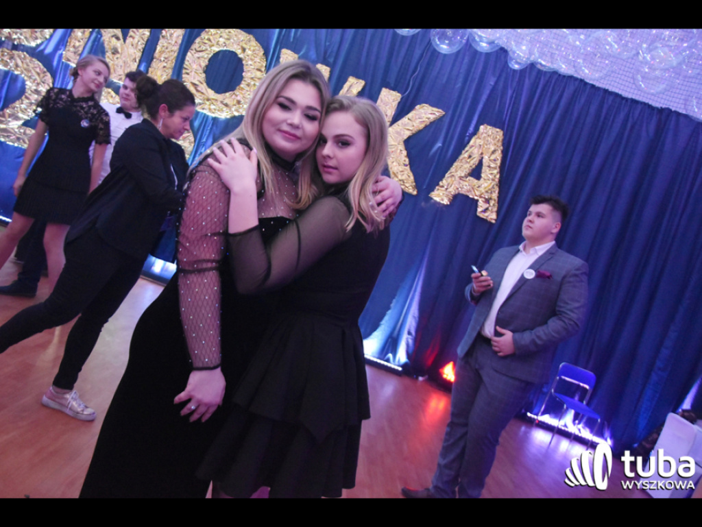Na sto dni przed rozdaniem maturalnych Oskarów... Studniówka w I LO w Wyszkowie (video)