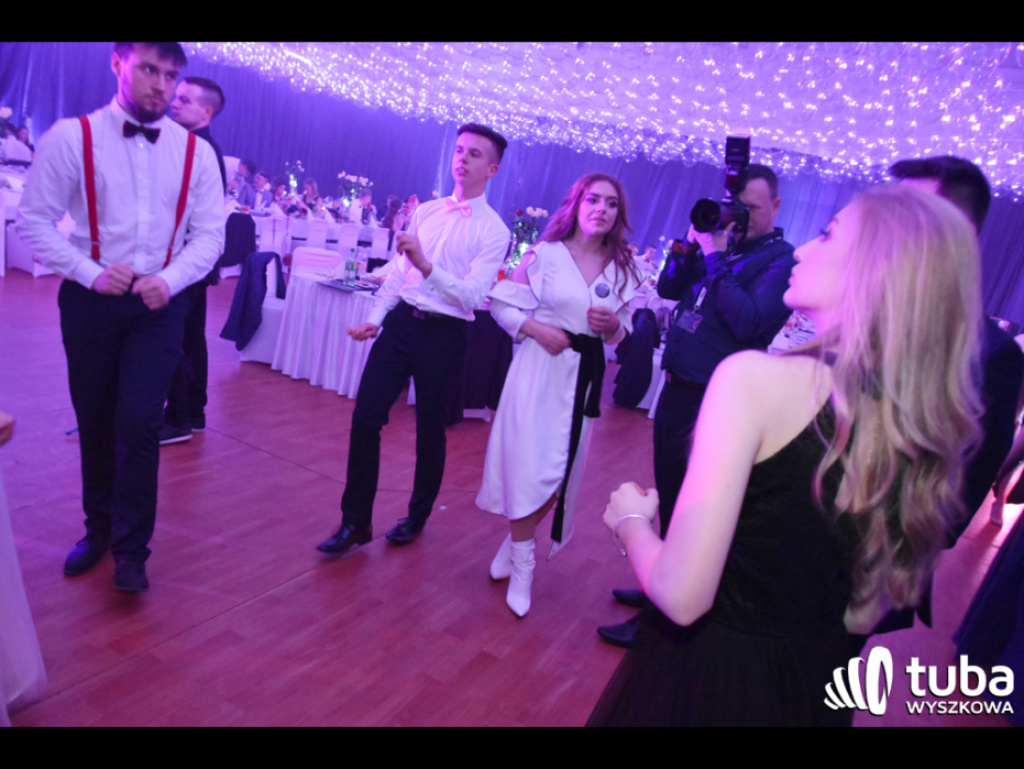 Na sto dni przed rozdaniem maturalnych Oskarów... Studniówka w I LO w Wyszkowie (video)