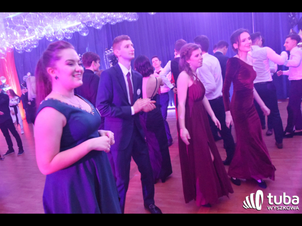 Na sto dni przed rozdaniem maturalnych Oskarów... Studniówka w I LO w Wyszkowie (video)