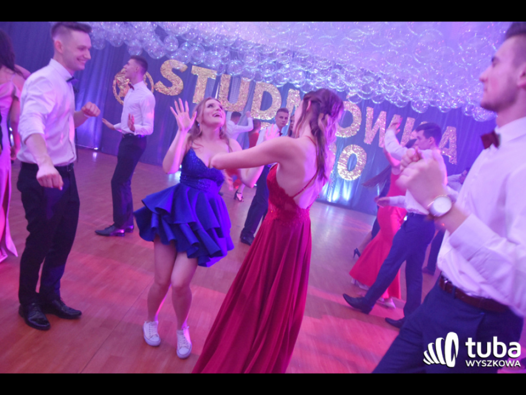 Na sto dni przed rozdaniem maturalnych Oskarów... Studniówka w I LO w Wyszkowie (video)