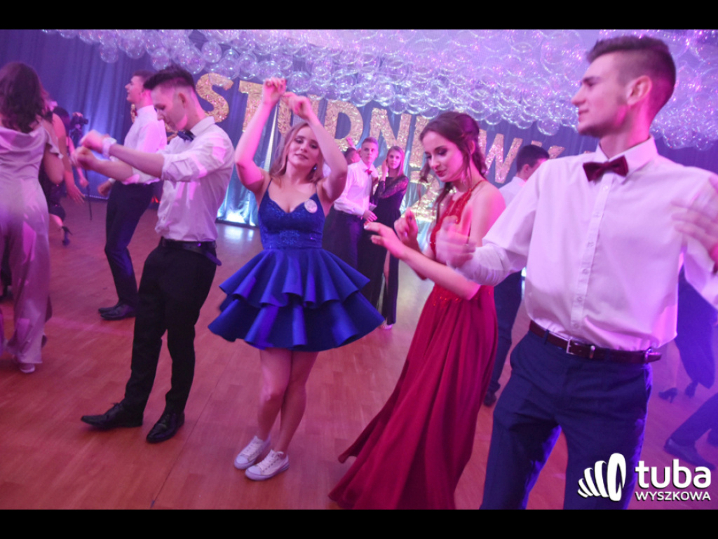 Na sto dni przed rozdaniem maturalnych Oskarów... Studniówka w I LO w Wyszkowie (video)