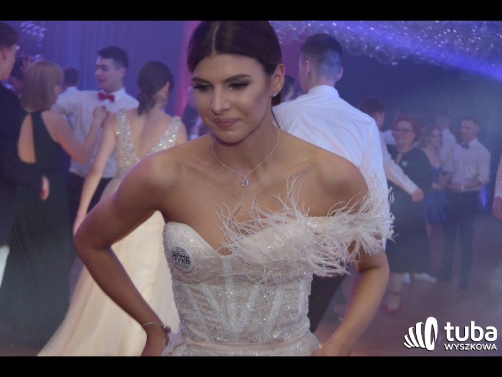 Na sto dni przed rozdaniem maturalnych Oskarów... Studniówka w I LO w Wyszkowie (video)