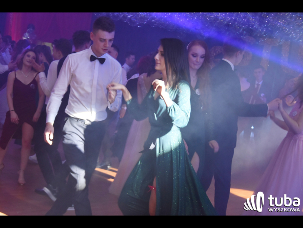 Na sto dni przed rozdaniem maturalnych Oskarów... Studniówka w I LO w Wyszkowie (video)