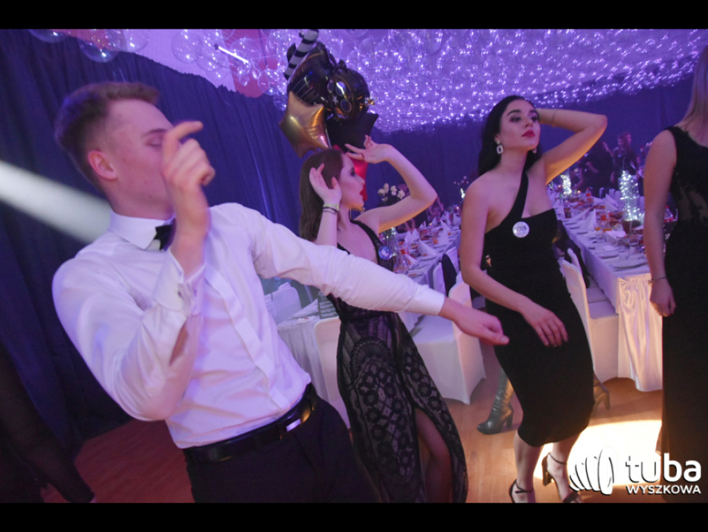 Na sto dni przed rozdaniem maturalnych Oskarów... Studniówka w I LO w Wyszkowie (video)