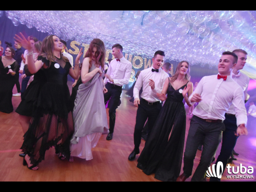 Na sto dni przed rozdaniem maturalnych Oskarów... Studniówka w I LO w Wyszkowie (video)