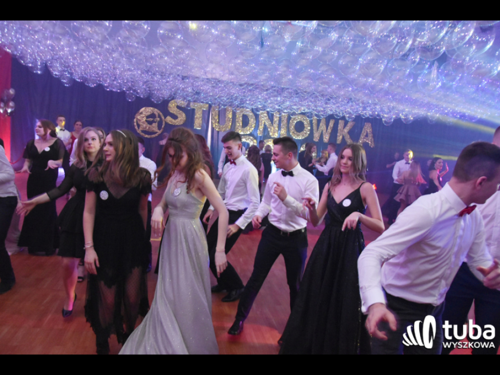 Na sto dni przed rozdaniem maturalnych Oskarów... Studniówka w I LO w Wyszkowie (video)