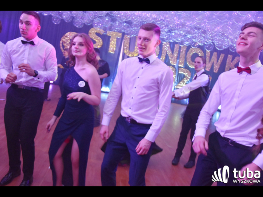 Na sto dni przed rozdaniem maturalnych Oskarów... Studniówka w I LO w Wyszkowie (video)