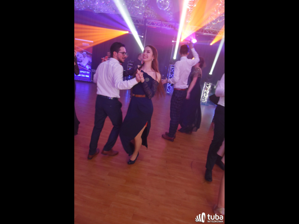 Na sto dni przed rozdaniem maturalnych Oskarów... Studniówka w I LO w Wyszkowie (video)