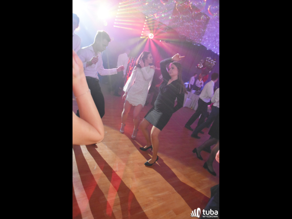 Na sto dni przed rozdaniem maturalnych Oskarów... Studniówka w I LO w Wyszkowie (video)
