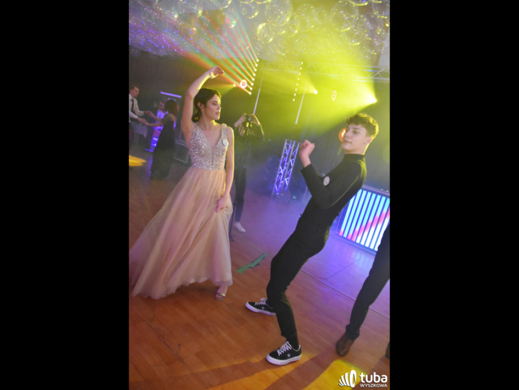 Na sto dni przed rozdaniem maturalnych Oskarów... Studniówka w I LO w Wyszkowie (video)