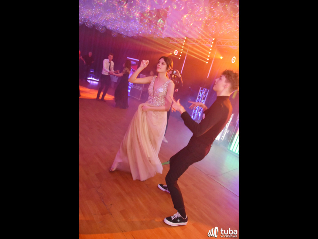Na sto dni przed rozdaniem maturalnych Oskarów... Studniówka w I LO w Wyszkowie (video)