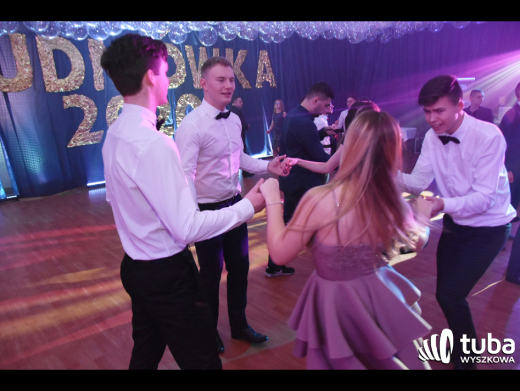Na sto dni przed rozdaniem maturalnych Oskarów... Studniówka w I LO w Wyszkowie (video)