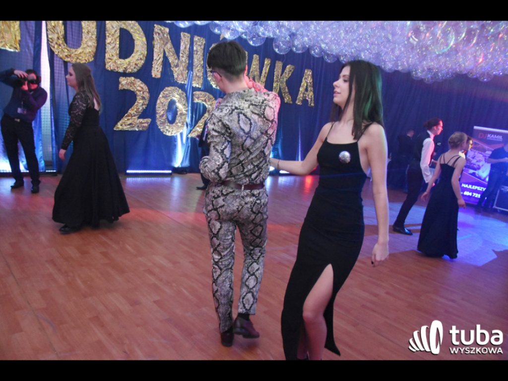Na sto dni przed rozdaniem maturalnych Oskarów... Studniówka w I LO w Wyszkowie (video)