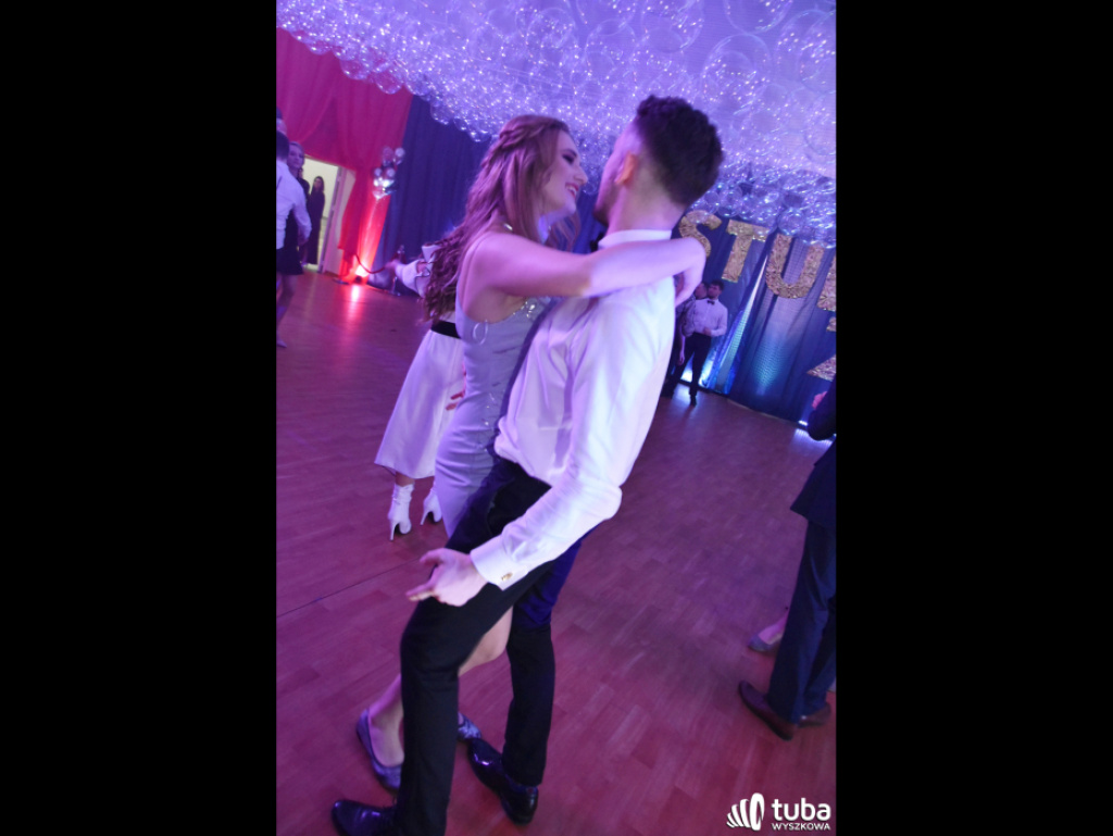 Na sto dni przed rozdaniem maturalnych Oskarów... Studniówka w I LO w Wyszkowie (video)