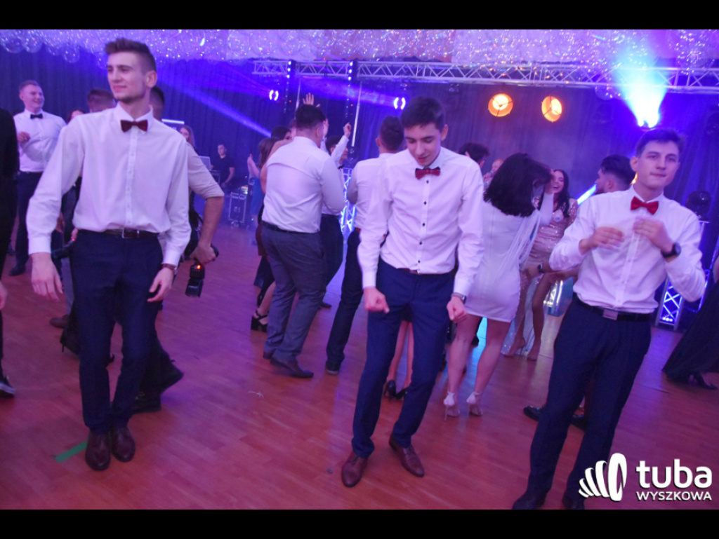 Na sto dni przed rozdaniem maturalnych Oskarów... Studniówka w I LO w Wyszkowie (video)