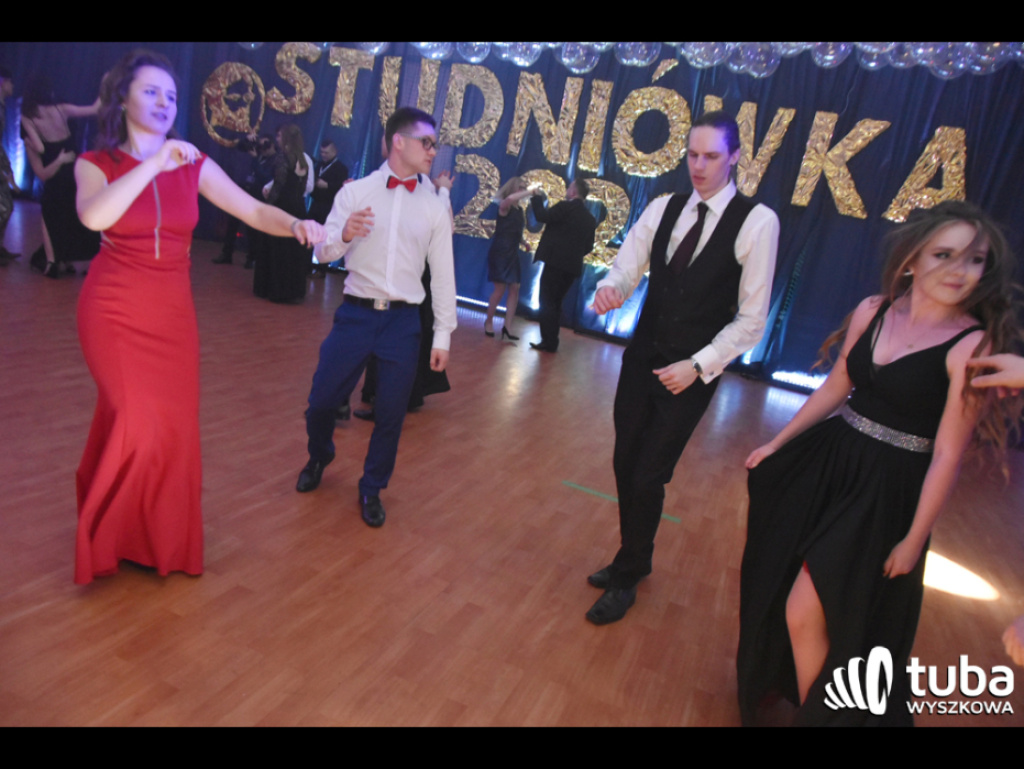 Na sto dni przed rozdaniem maturalnych Oskarów... Studniówka w I LO w Wyszkowie (video)