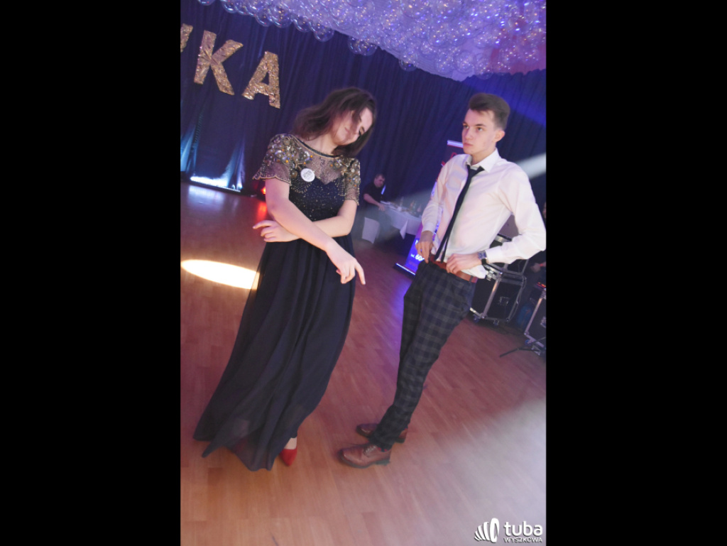 Na sto dni przed rozdaniem maturalnych Oskarów... Studniówka w I LO w Wyszkowie (video)