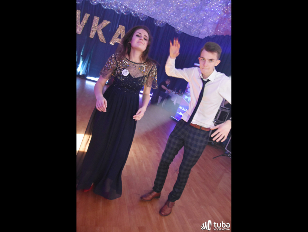 Na sto dni przed rozdaniem maturalnych Oskarów... Studniówka w I LO w Wyszkowie (video)