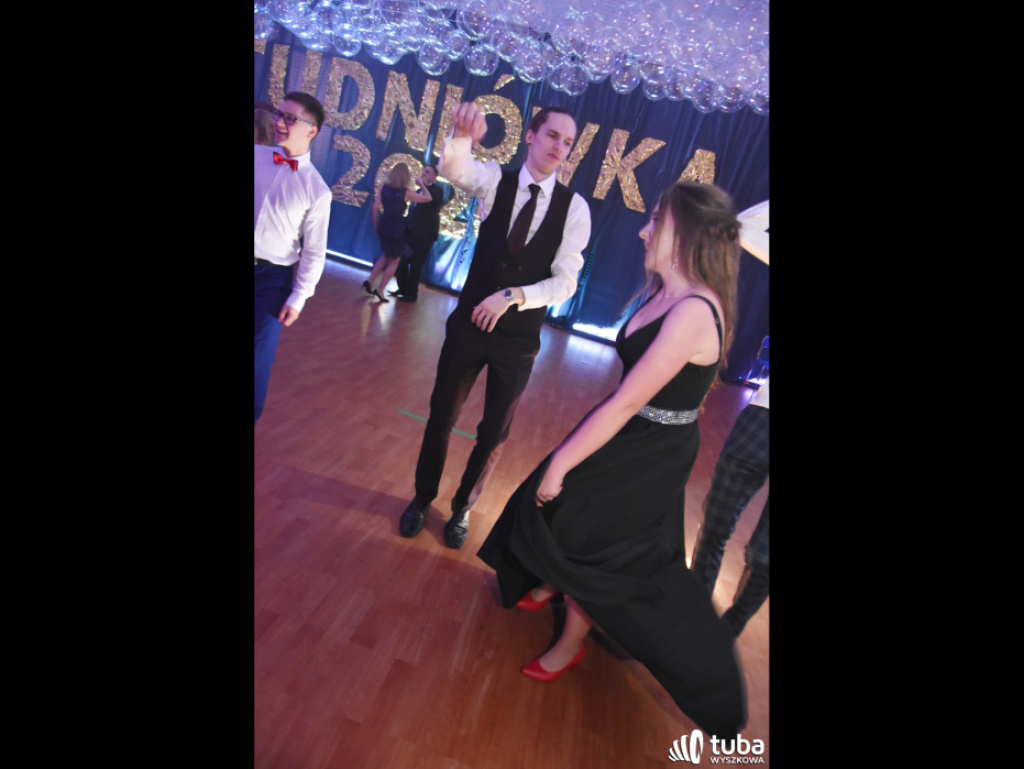 Na sto dni przed rozdaniem maturalnych Oskarów... Studniówka w I LO w Wyszkowie (video)