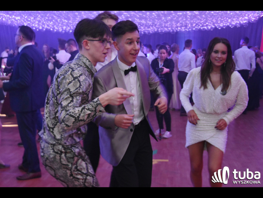 Na sto dni przed rozdaniem maturalnych Oskarów... Studniówka w I LO w Wyszkowie (video)