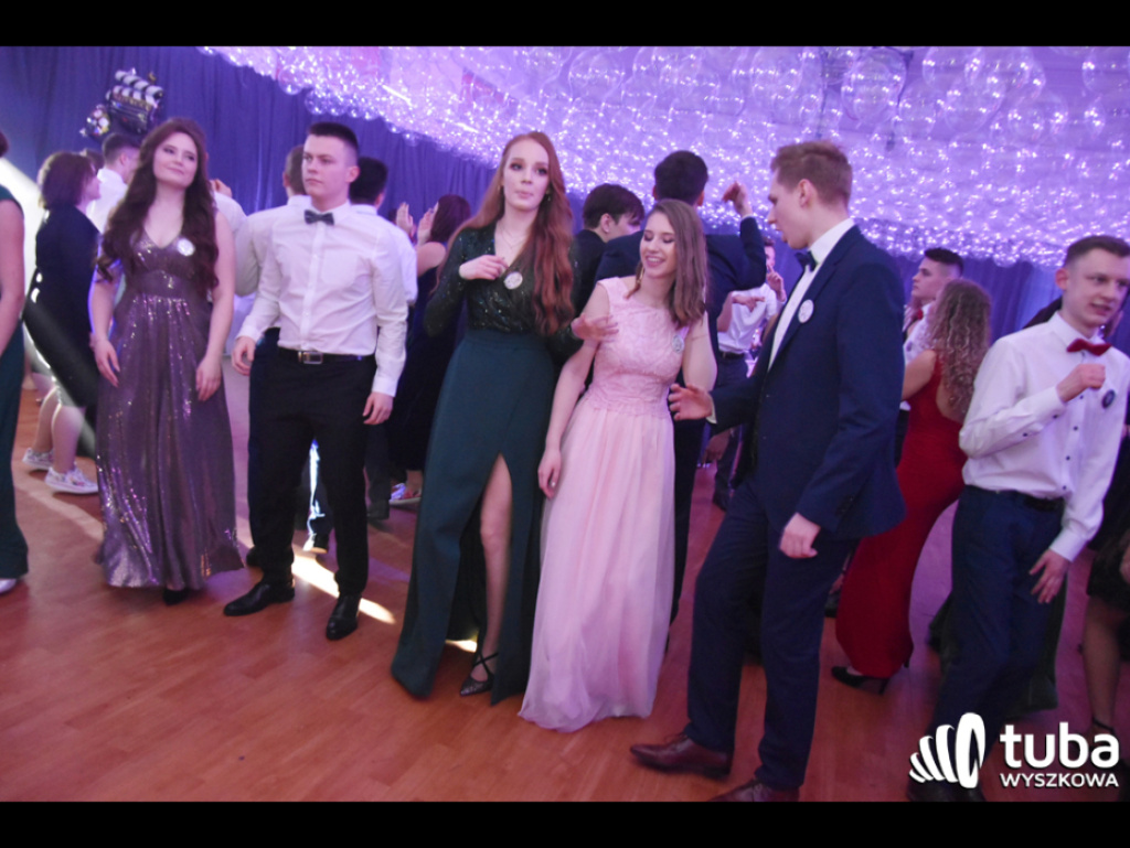 Na sto dni przed rozdaniem maturalnych Oskarów... Studniówka w I LO w Wyszkowie (video)