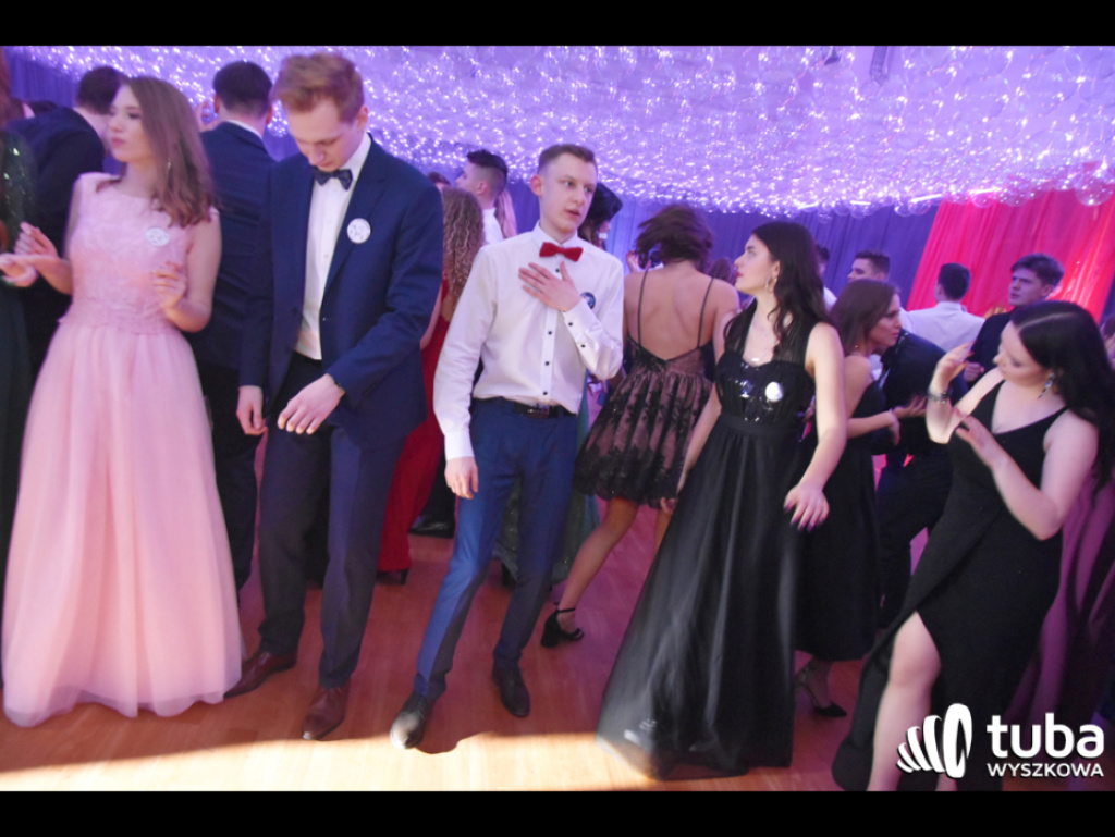 Na sto dni przed rozdaniem maturalnych Oskarów... Studniówka w I LO w Wyszkowie (video)