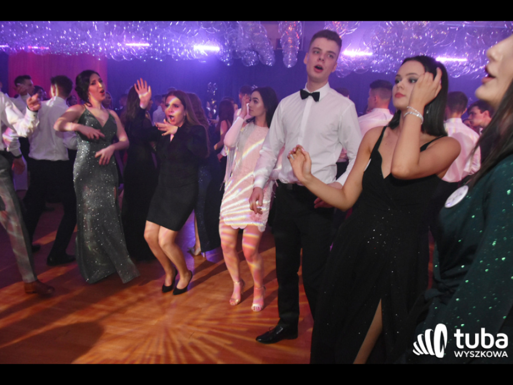 Na sto dni przed rozdaniem maturalnych Oskarów... Studniówka w I LO w Wyszkowie (video)
