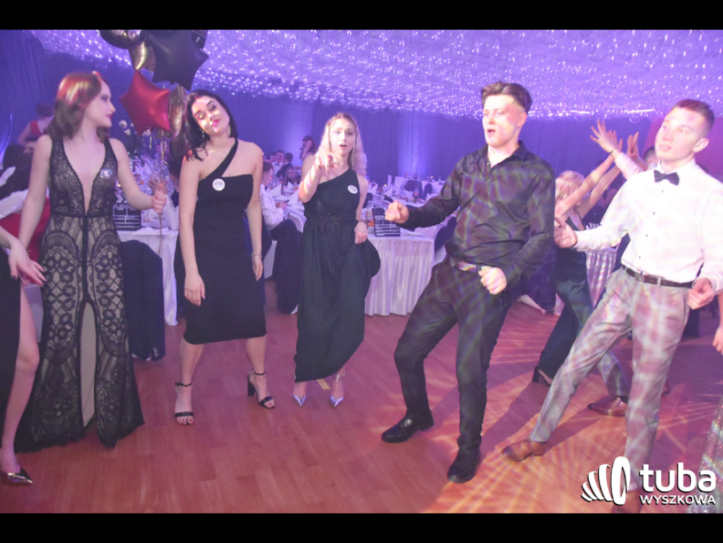 Na sto dni przed rozdaniem maturalnych Oskarów... Studniówka w I LO w Wyszkowie (video)