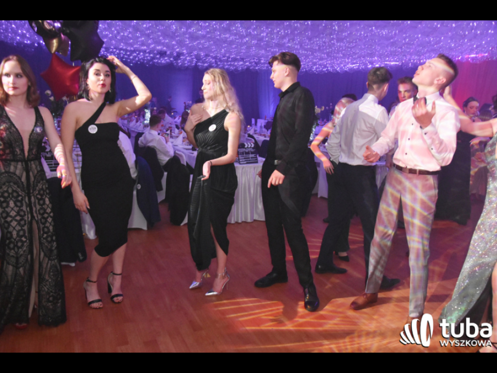 Na sto dni przed rozdaniem maturalnych Oskarów... Studniówka w I LO w Wyszkowie (video)