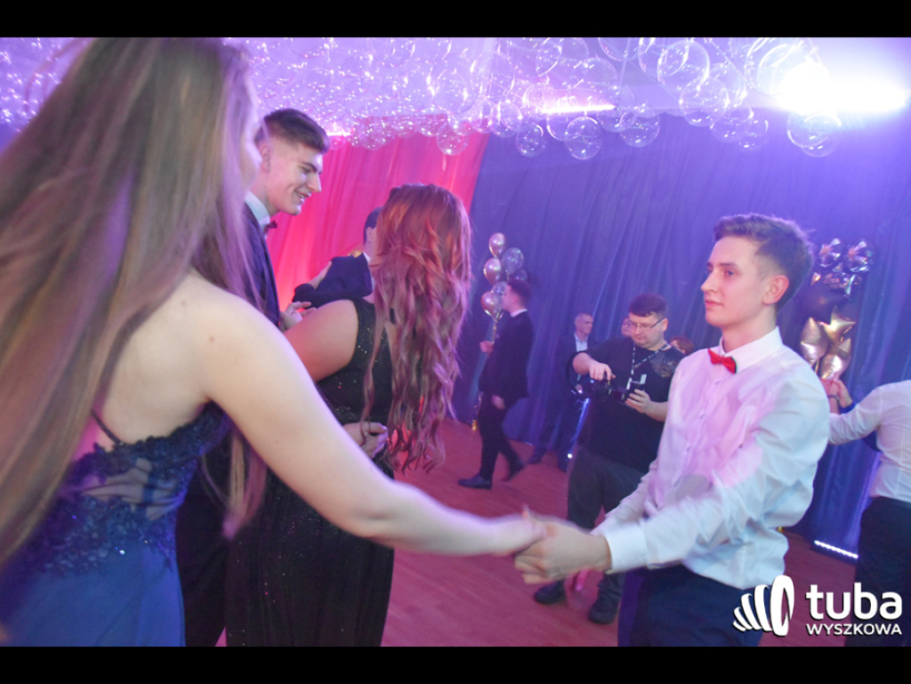 Na sto dni przed rozdaniem maturalnych Oskarów... Studniówka w I LO w Wyszkowie (video)