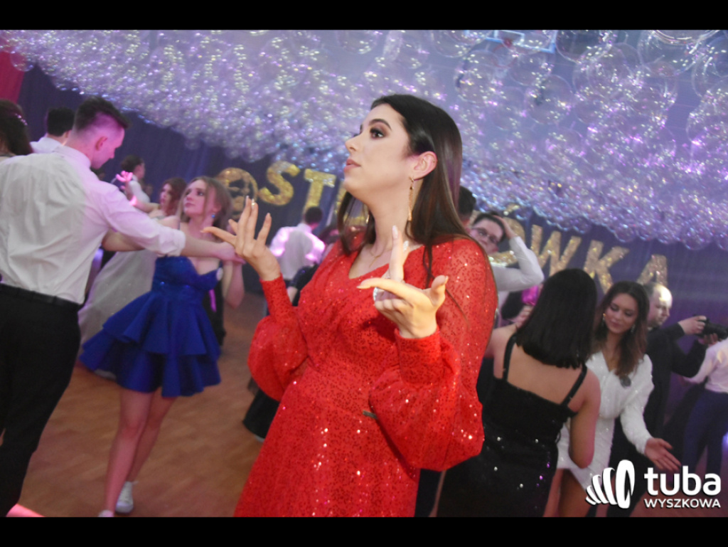 Na sto dni przed rozdaniem maturalnych Oskarów... Studniówka w I LO w Wyszkowie (video)