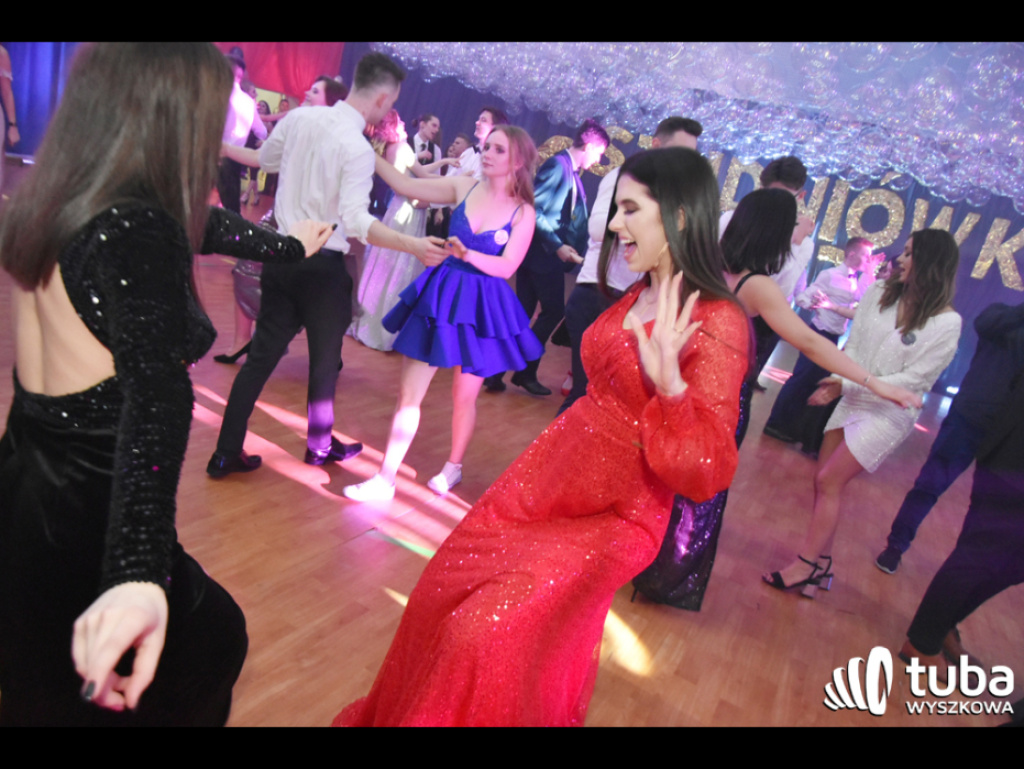 Na sto dni przed rozdaniem maturalnych Oskarów... Studniówka w I LO w Wyszkowie (video)