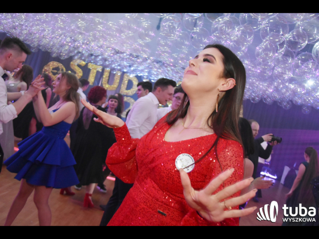 Na sto dni przed rozdaniem maturalnych Oskarów... Studniówka w I LO w Wyszkowie (video)