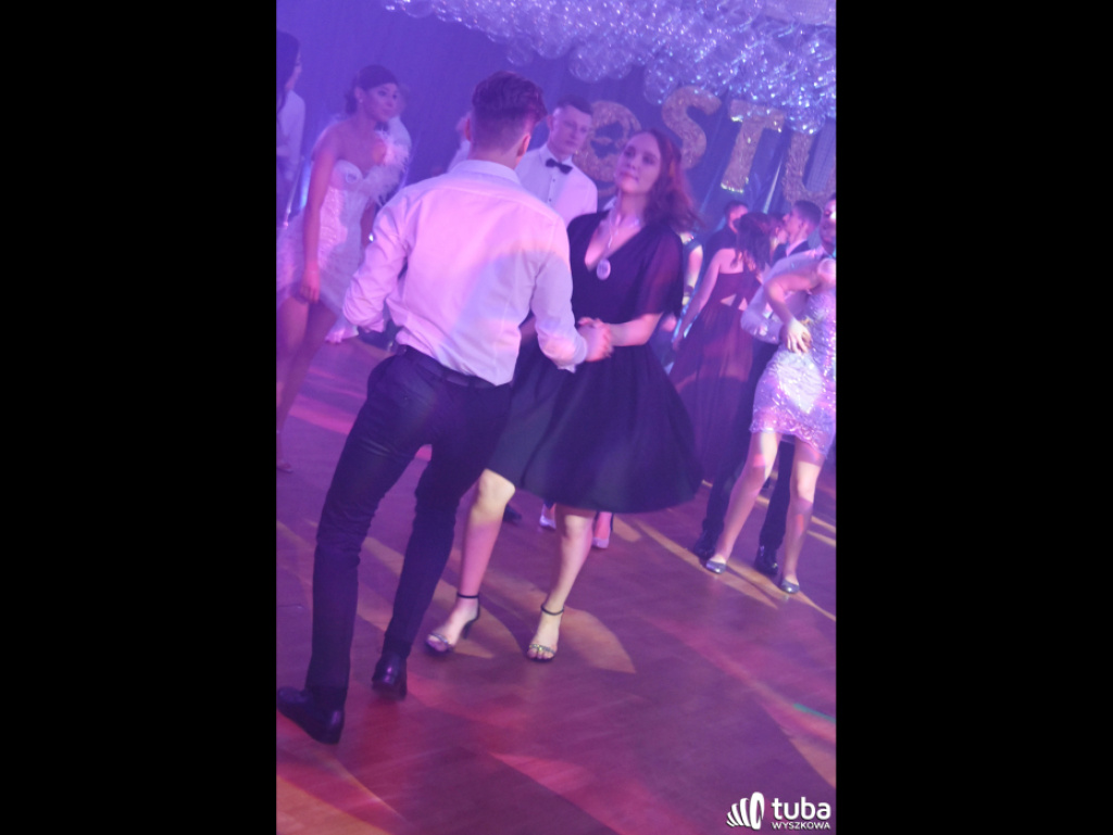 Na sto dni przed rozdaniem maturalnych Oskarów... Studniówka w I LO w Wyszkowie (video)