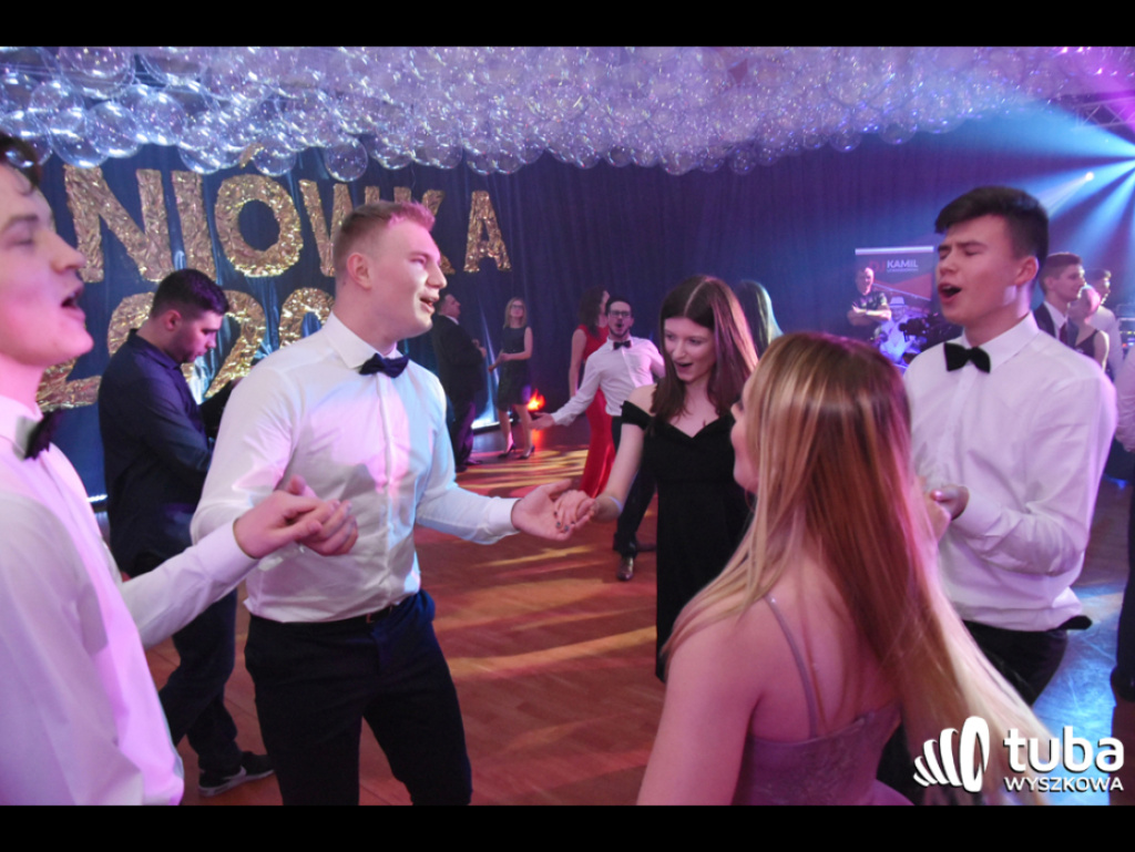 Na sto dni przed rozdaniem maturalnych Oskarów... Studniówka w I LO w Wyszkowie (video)