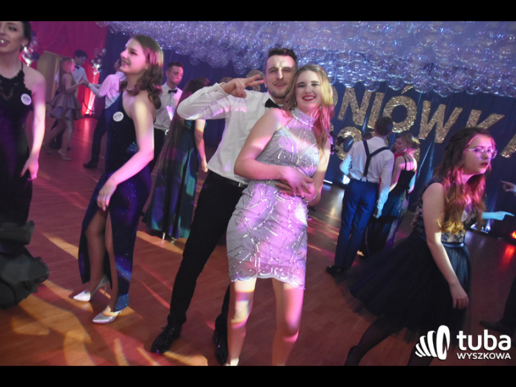 Na sto dni przed rozdaniem maturalnych Oskarów... Studniówka w I LO w Wyszkowie (video)