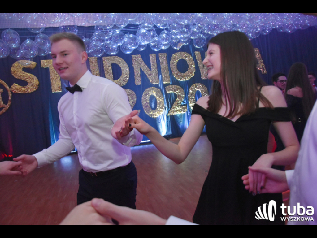 Na sto dni przed rozdaniem maturalnych Oskarów... Studniówka w I LO w Wyszkowie (video)