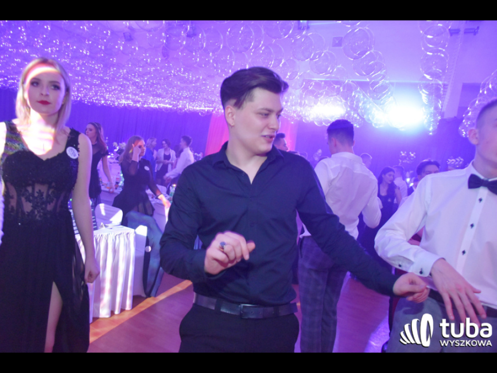 Na sto dni przed rozdaniem maturalnych Oskarów... Studniówka w I LO w Wyszkowie (video)